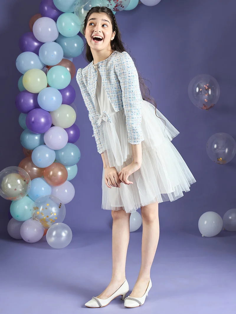 شيري أند جيري فستان بناتي "Fit and Flare" كاروهات أزرق وأبيض - نسيج التويد والشبكة (Mesh)، يضمن الأناقة والراحة.